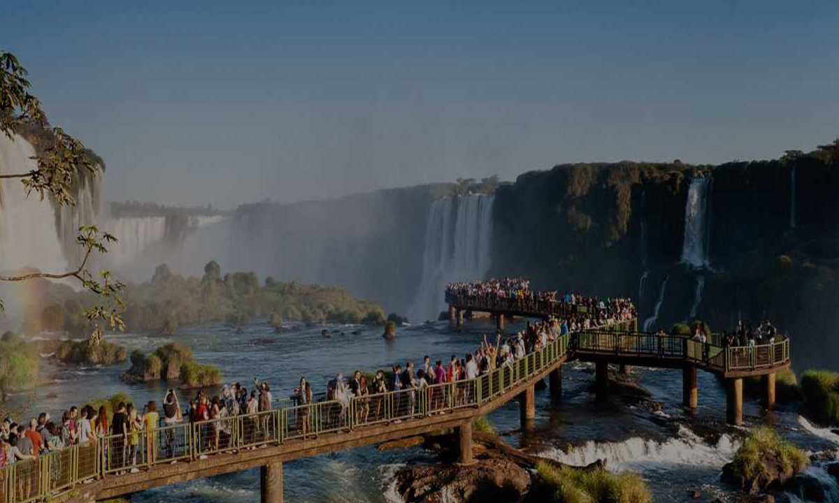 2 Experimente 3 días de opulencia en medio de las maravillas de la naturaleza en el Hotel Loi Suites Iguazú, a solo 15 minutos de las Cataratas del Iguazú