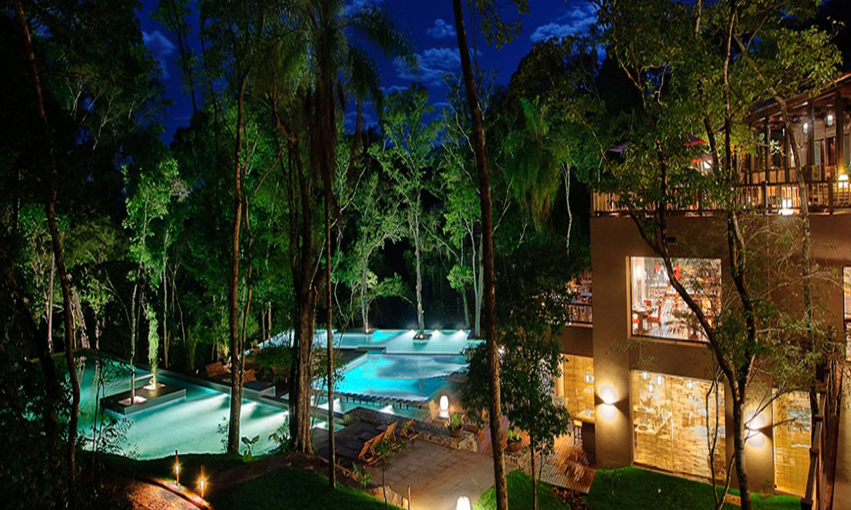 3 Experimente 3 días de opulencia en medio de las maravillas de la naturaleza en el Hotel Loi Suites Iguazú, a solo 15 minutos de las Cataratas del Iguazú