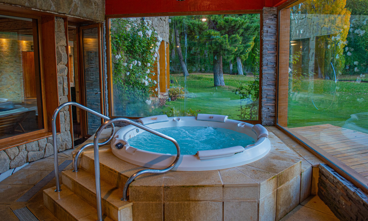 3 Embárquese en un viaje a El Calafate con un tour de lujo de 3 días en el Hotel Posada Los Álamos de 5 estrellas.