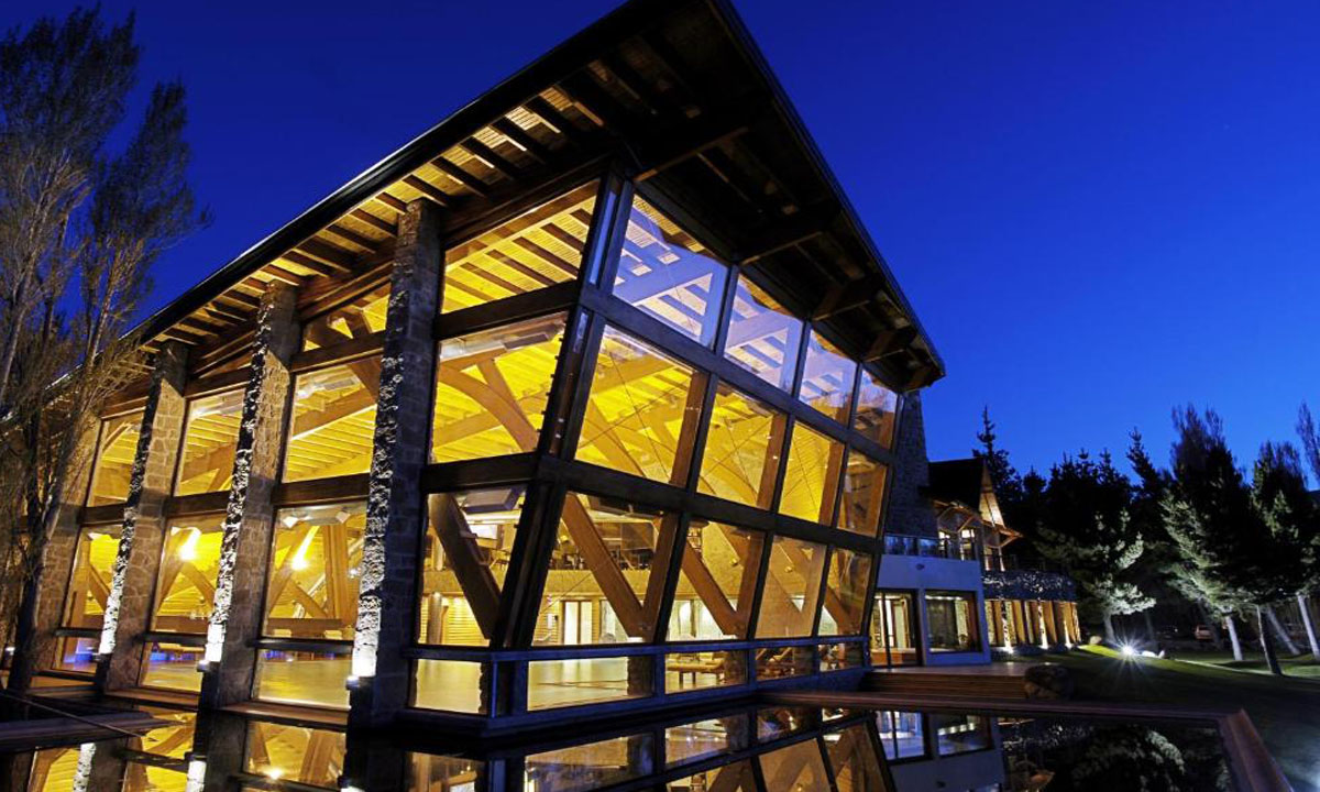 6 Embárquese en un viaje a El Calafate con un tour de lujo de 3 días en el Hotel Posada Los Álamos de 5 estrellas.