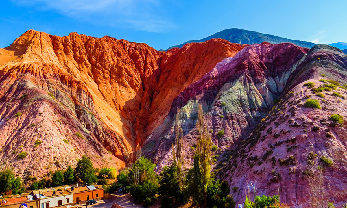2 Immerse yourself in luxury with a 3-day tour to Salta, Argentina, staying at the prestigious Salta Sheraton Hotel.