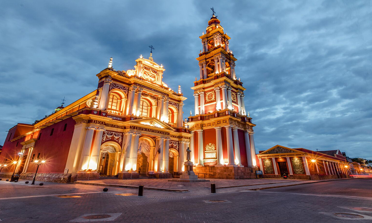 3 Immerse yourself in luxury with a 3-day tour to Salta, Argentina, staying at the prestigious Salta Sheraton Hotel.