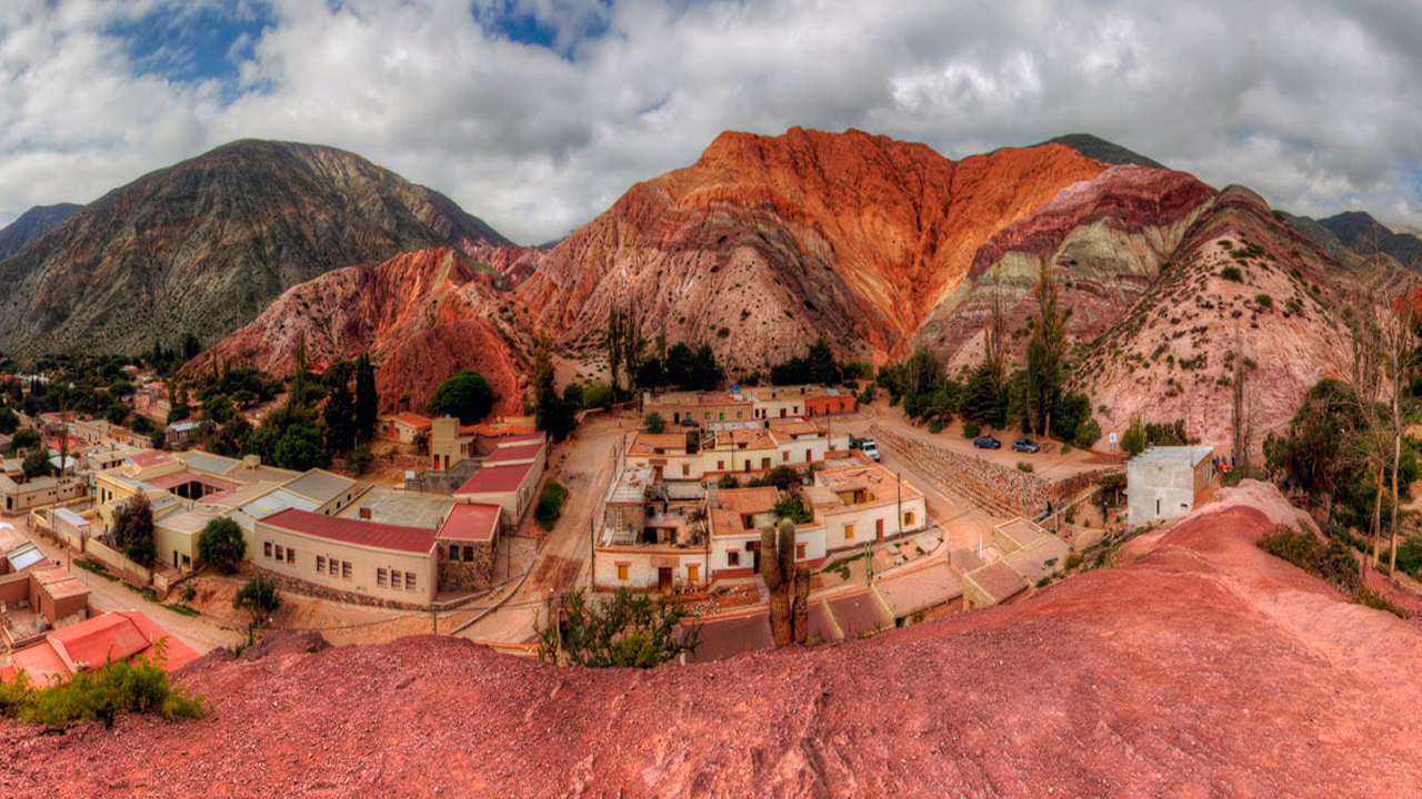 7 Immerse yourself in luxury with a 3-day tour to Salta, Argentina, staying at the prestigious Salta Sheraton Hotel.